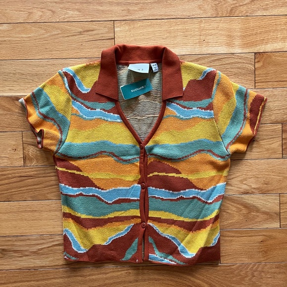 Cute top 🌈 - Picture 1 of 4